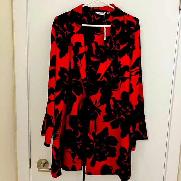 La Vie en Rose Silky Robe NWT - Picture 1 of 2